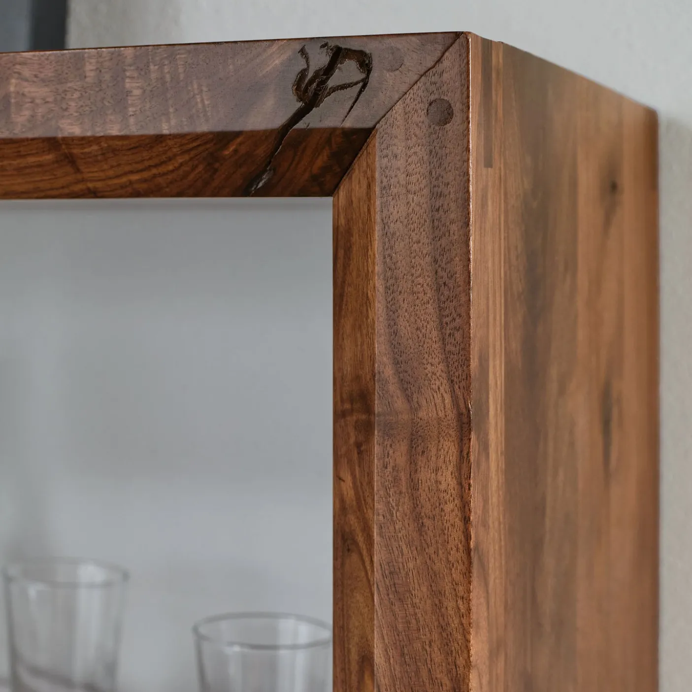 Saranac Etagere