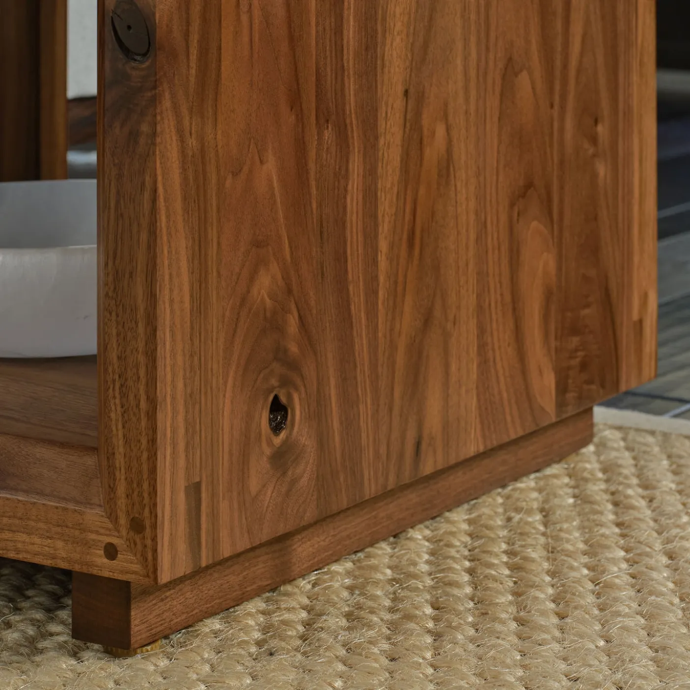 Saranac Etagere