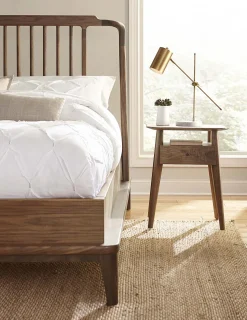 Walnut Grove Spindle Bed